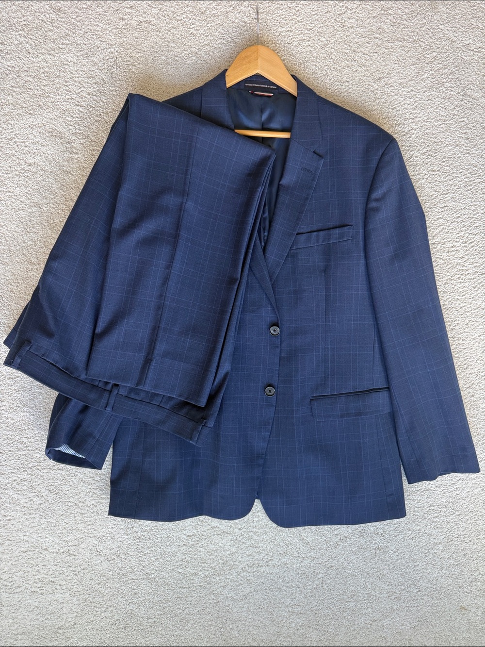 Tommy Hilfiger Blue Suit Size R44 W38 MSRP $415